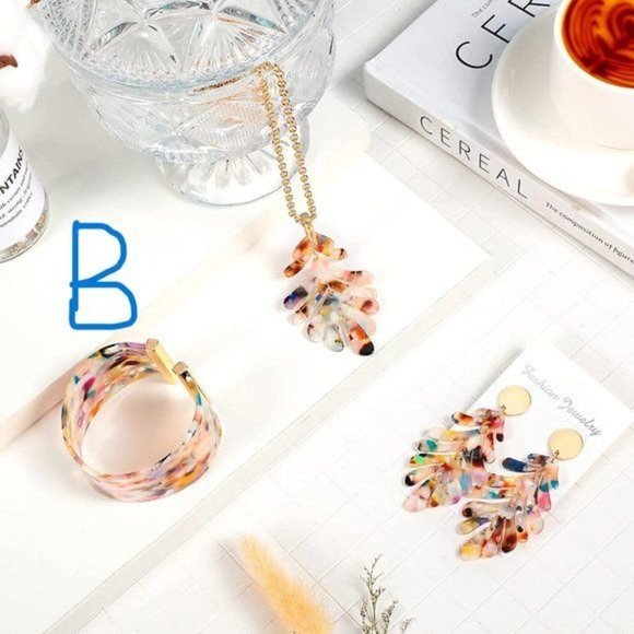 NEW Acrylic Jewelry Set for Women Statement Earrings Necklace Bracelet F… - Picture 5 of 6